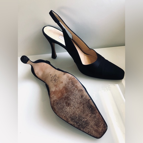 COPY - Vera Wang vintage black sling back heel, size 8 Italian leather. - Picture 3 of 3
